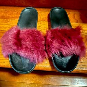 Ugg slides with bergundy fur. Where fun and fashion collide. Sz 9